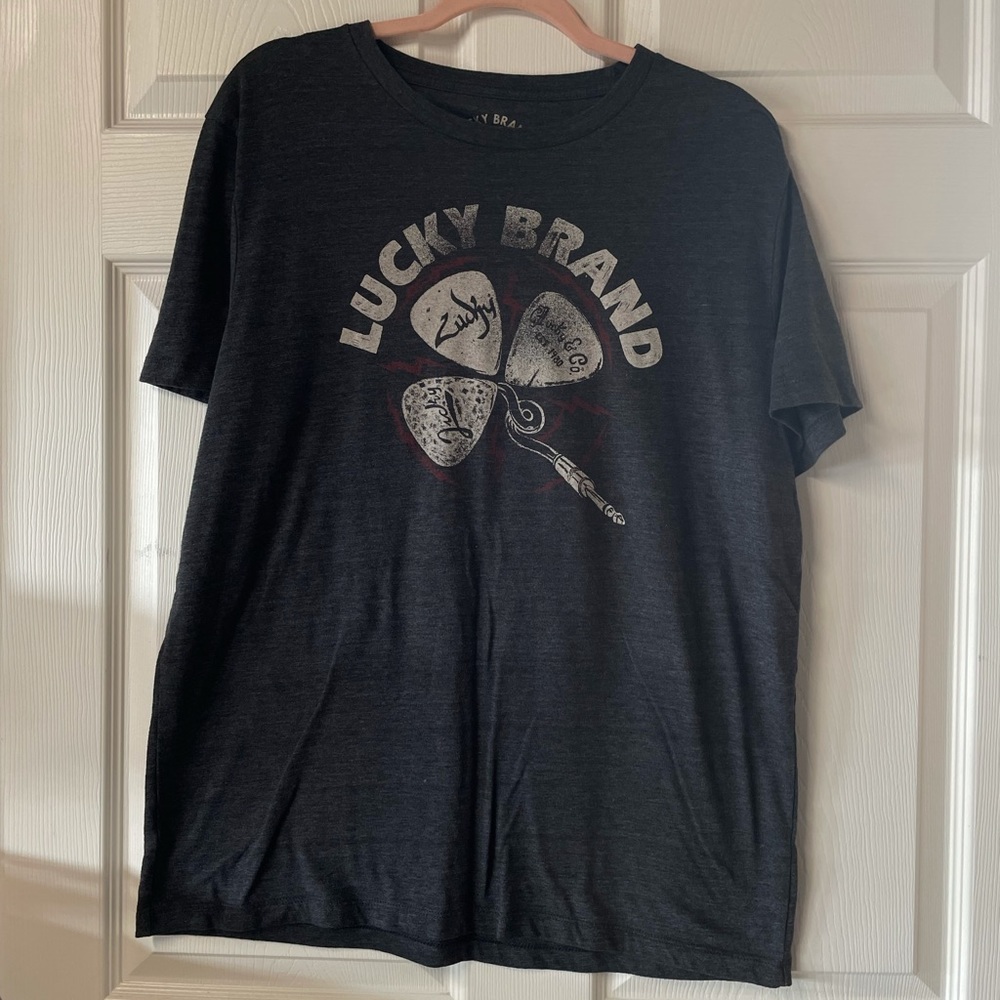 Lucky brand large logo T-shirt (2)